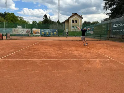 Korty Tenisowe PLAY LOUD